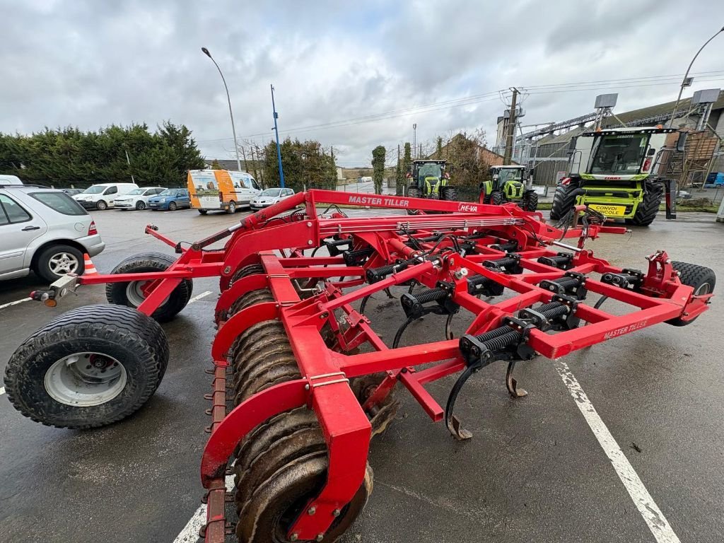 Grubber des Typs HE-VA Master Tiller, Gebrauchtmaschine in SALEUX (Bild 8)
