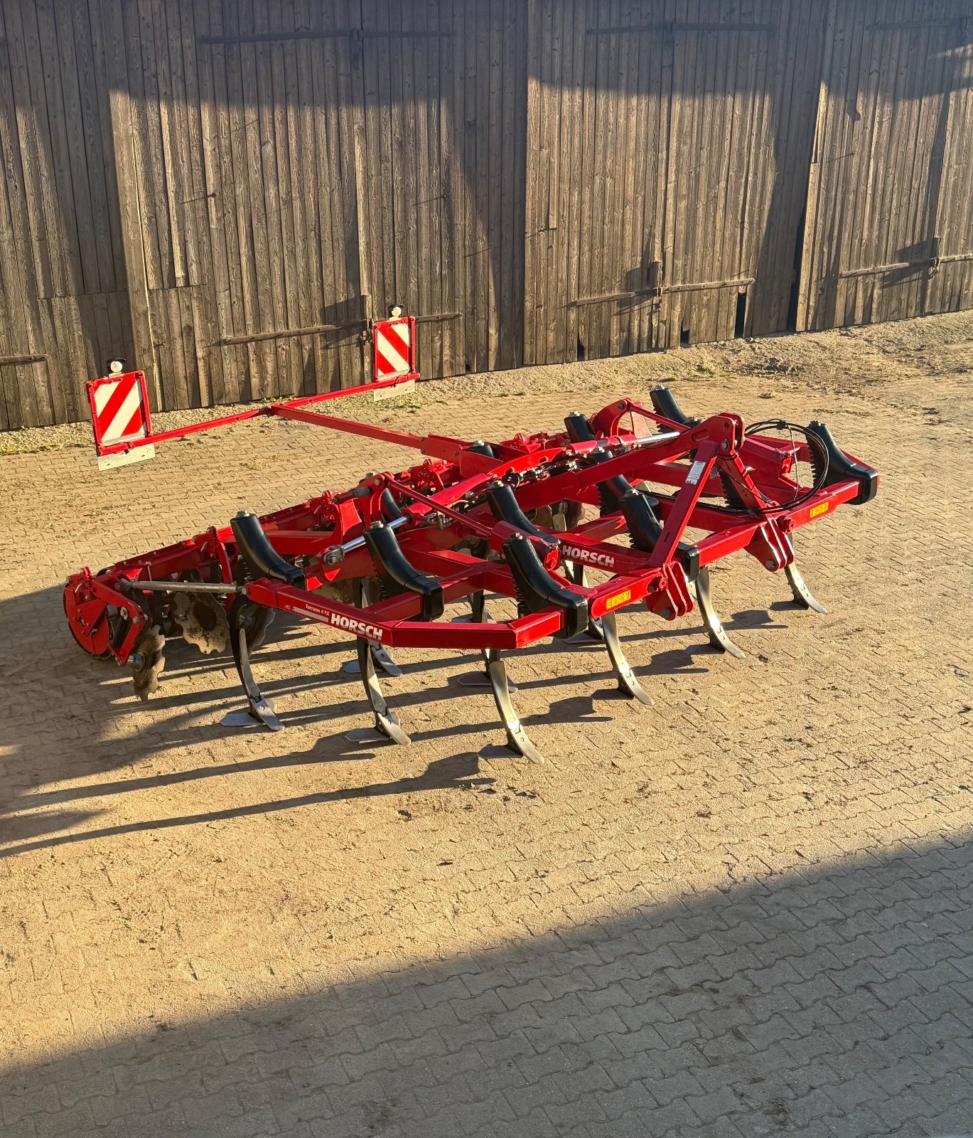 Grubber des Typs Horsch Terrano 4 FX, Gebrauchtmaschine in Speichersdorf (Bild 2)