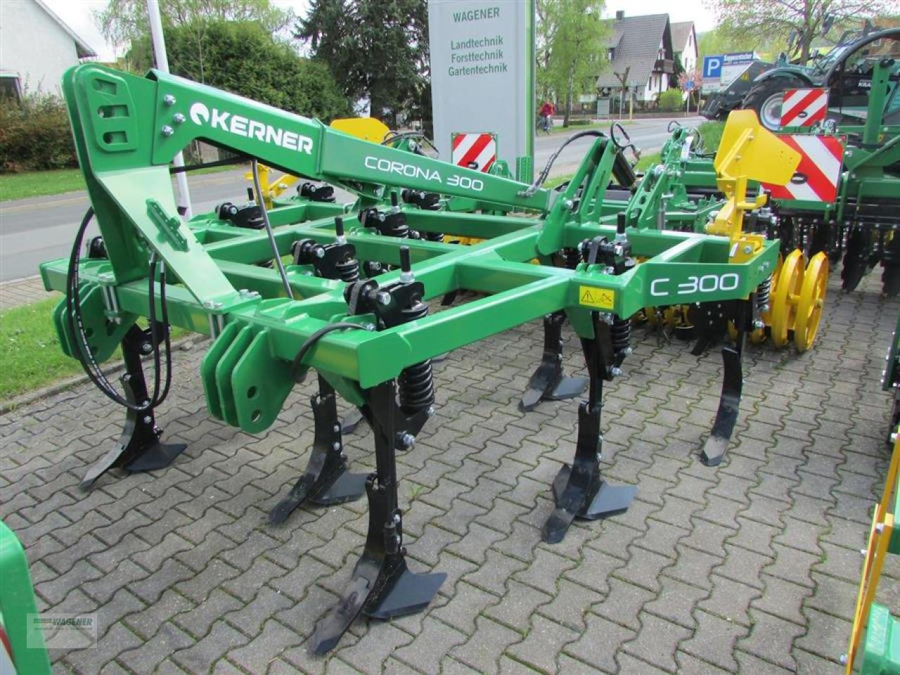 Grubber des Typs Kerner Corona 300, Neumaschine in Bad Wildungen - Wega (Bild 1)