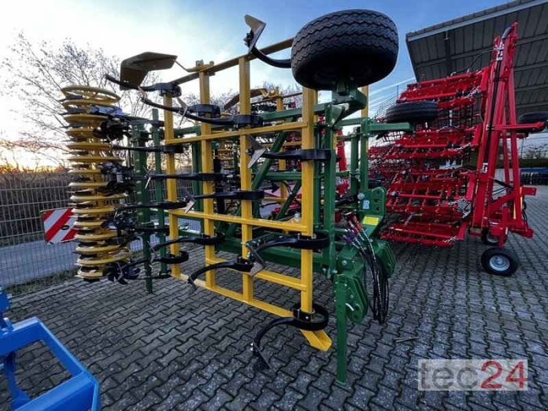 Grubber des Typs Kerner STRATOS S 450, Vorführmaschine in Anröchte-Altengeseke (Bild 2)