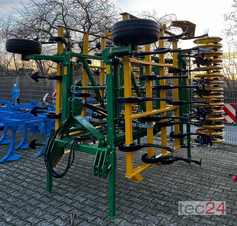 Grubber des Typs Kerner STRATOS S 450, Vorführmaschine in Anröchte-Altengeseke (Bild 1)