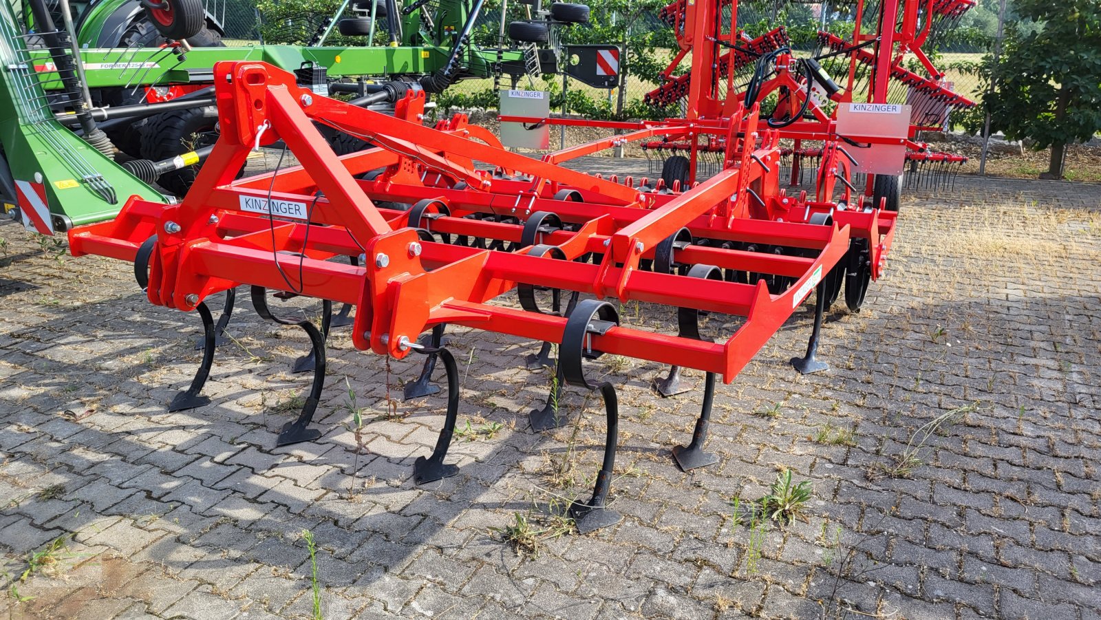 Grubber des Typs Kinzinger Leichtgrubber, Neumaschine in Bad Mergentheim (Bild 1)