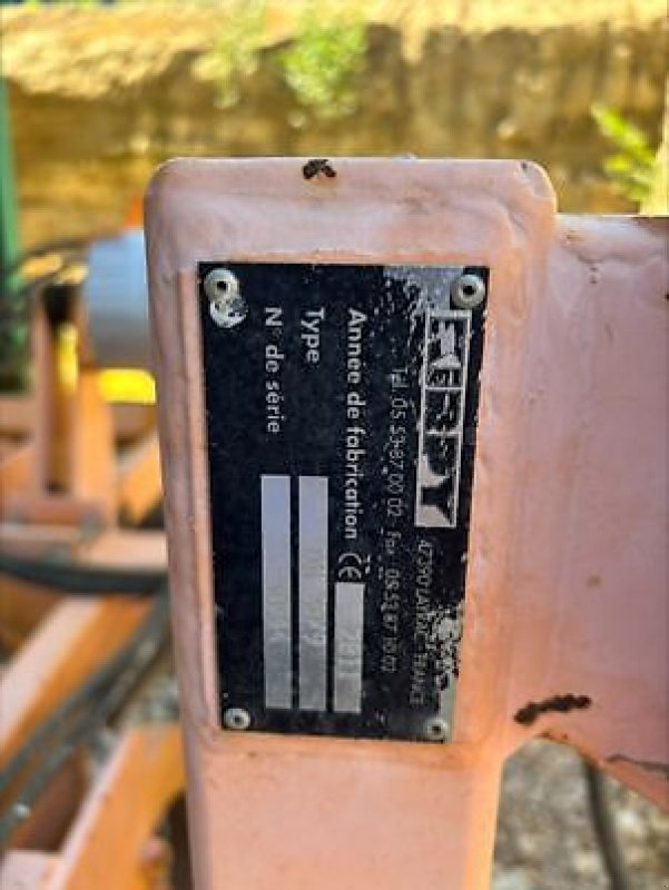 Grubber van het type Kirpy DM 30/9, Gebrauchtmaschine in PEYROLE (Foto 4)