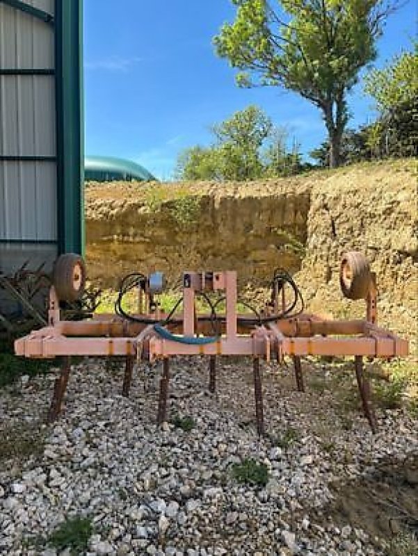 Grubber van het type Kirpy DM 30/9, Gebrauchtmaschine in PEYROLE (Foto 2)