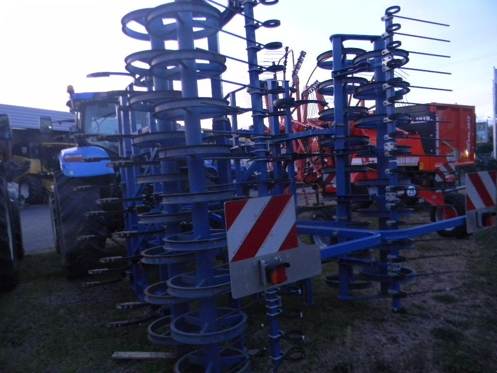 Grubber del tipo Köckerling ALLROUNDER 500, Gebrauchtmaschine en ENNEZAT (Imagen 3)