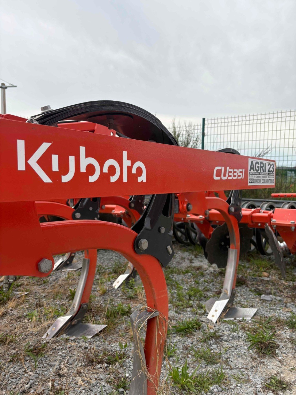 Grubber des Typs Kubota CU3351, Gebrauchtmaschine in LA SOUTERRAINE (Bild 2)