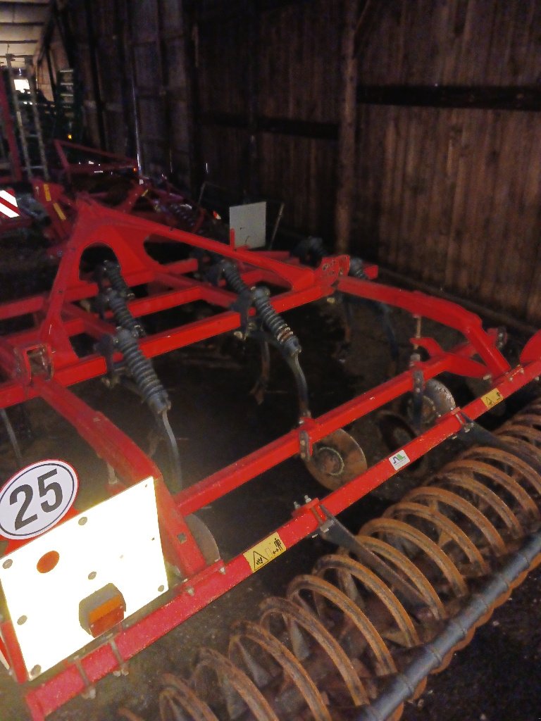 Grubber del tipo Kuhn Cultimer 350, Gebrauchtmaschine en SAINT HILAIRE EN MORVAN (Imagen 2)