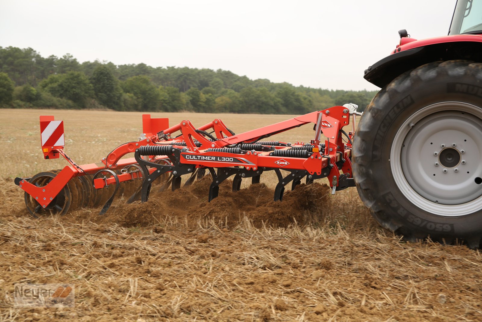 Grubber des Typs Kuhn Cultimer L 300 mit Steinsicherung, Neumaschine in Bad Waldsee Mennisweiler (Bild 2)