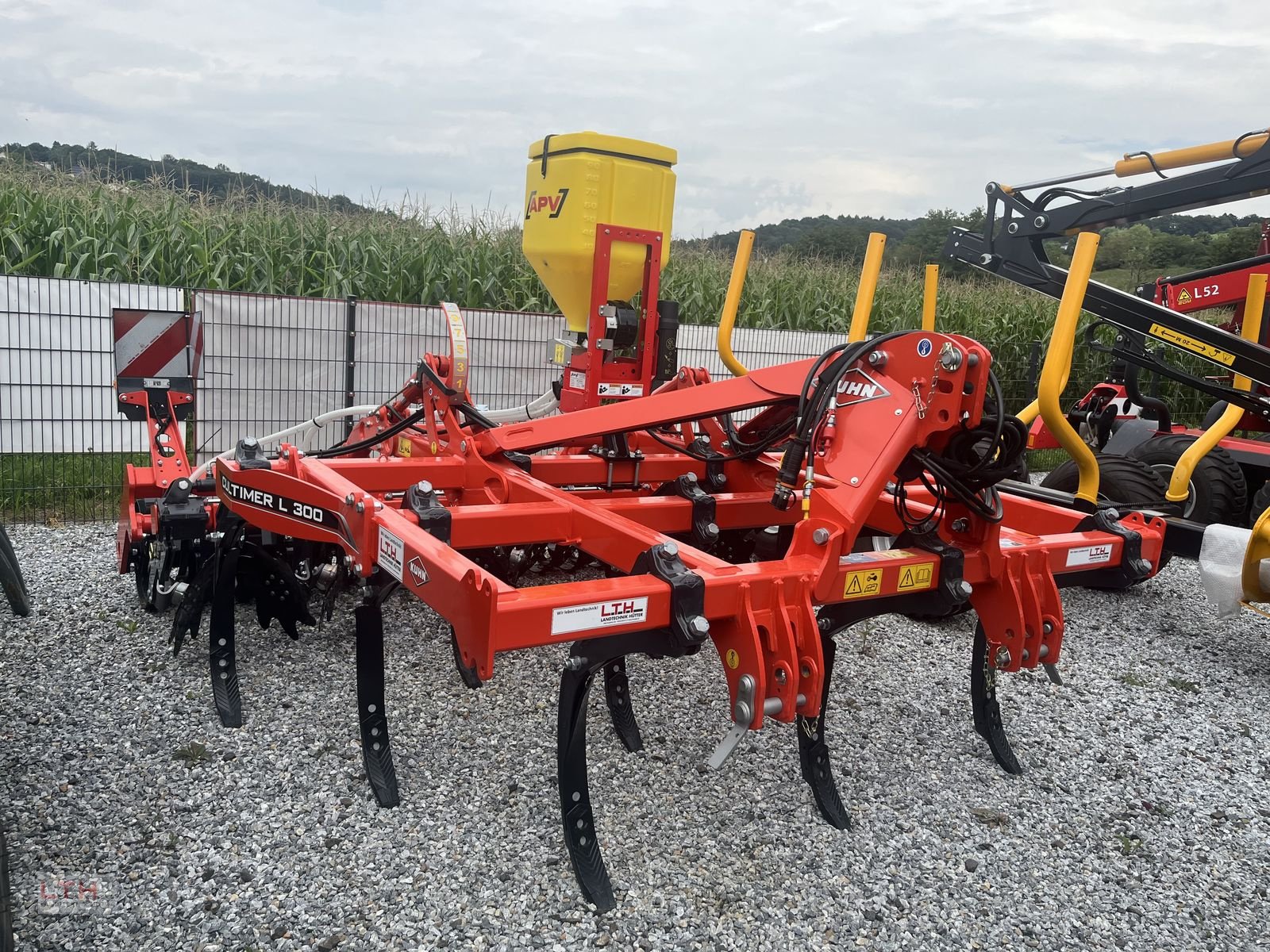 Grubber des Typs Kuhn Cultimer L 300, Neumaschine in Gnas (Bild 3)