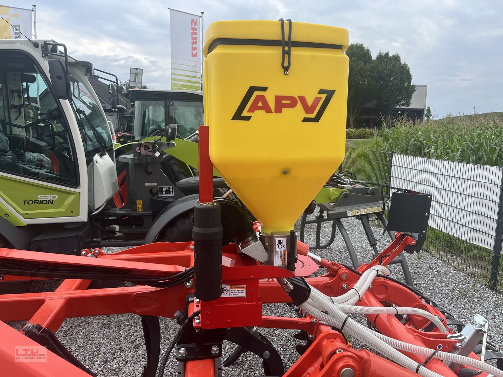 Grubber des Typs Kuhn Cultimer L 300, Neumaschine in Gnas (Bild 10)