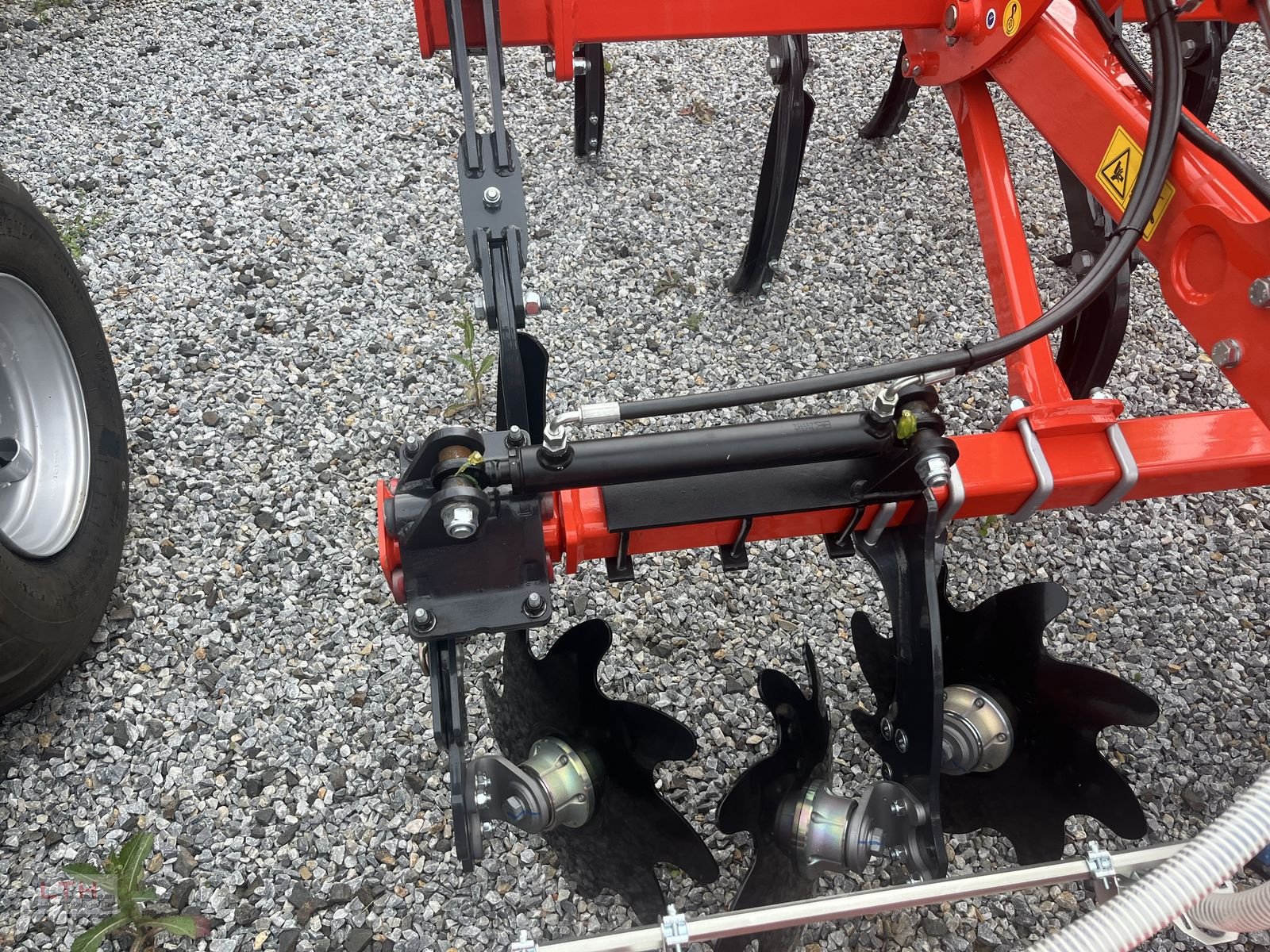 Grubber des Typs Kuhn Cultimer L 300, Neumaschine in Gnas (Bild 8)