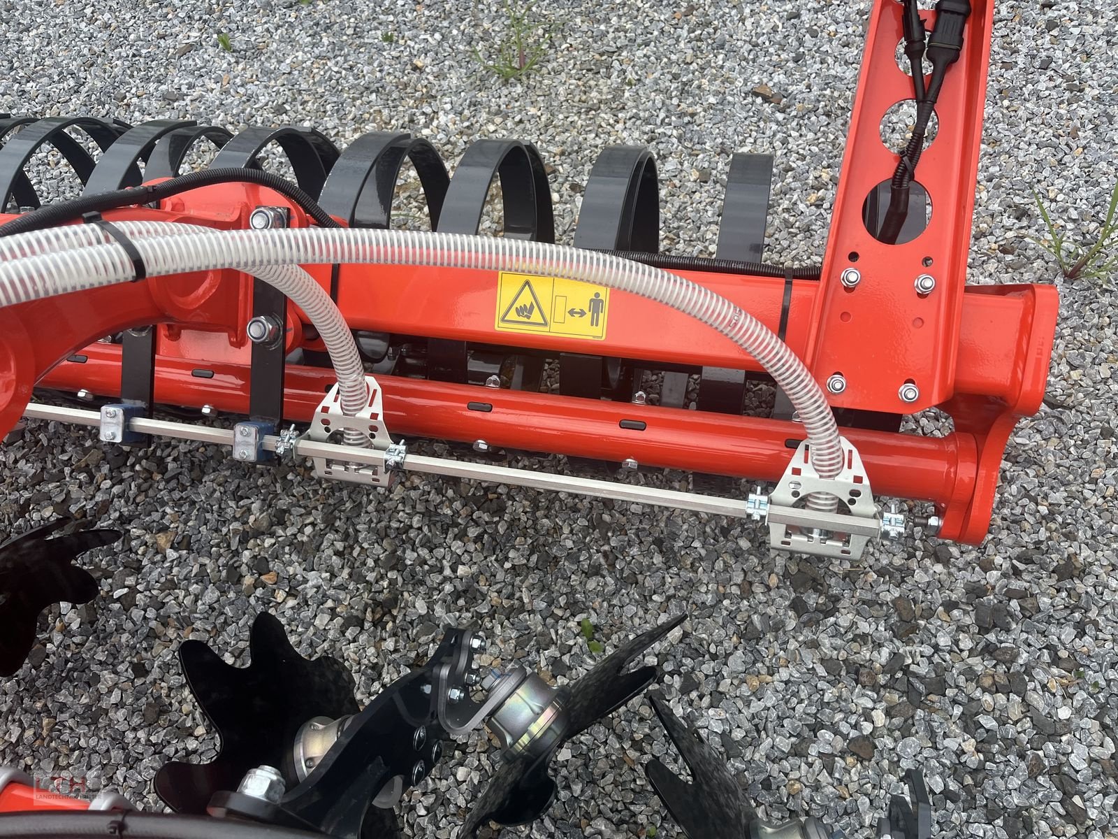 Grubber des Typs Kuhn Cultimer L 300, Neumaschine in Gnas (Bild 9)