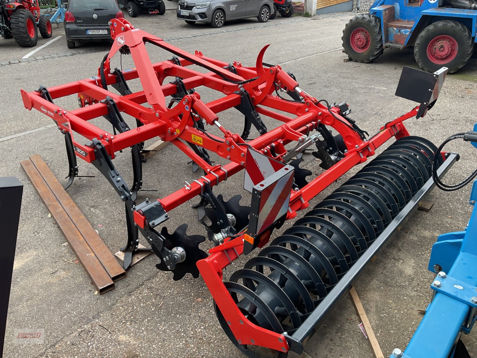Grubber des Typs Kuhn Cultimer L 300, Neumaschine in Kößlarn (Bild 2)