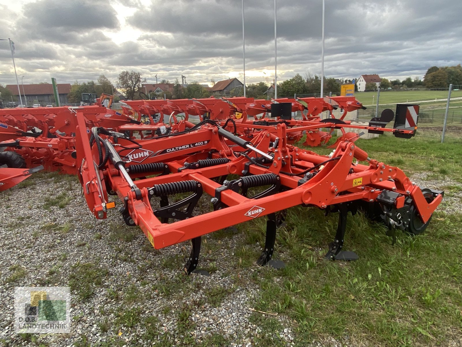 Grubber des Typs Kuhn Cultimer L 400 R NS, Neumaschine in Lauterhofen (Bild 3)