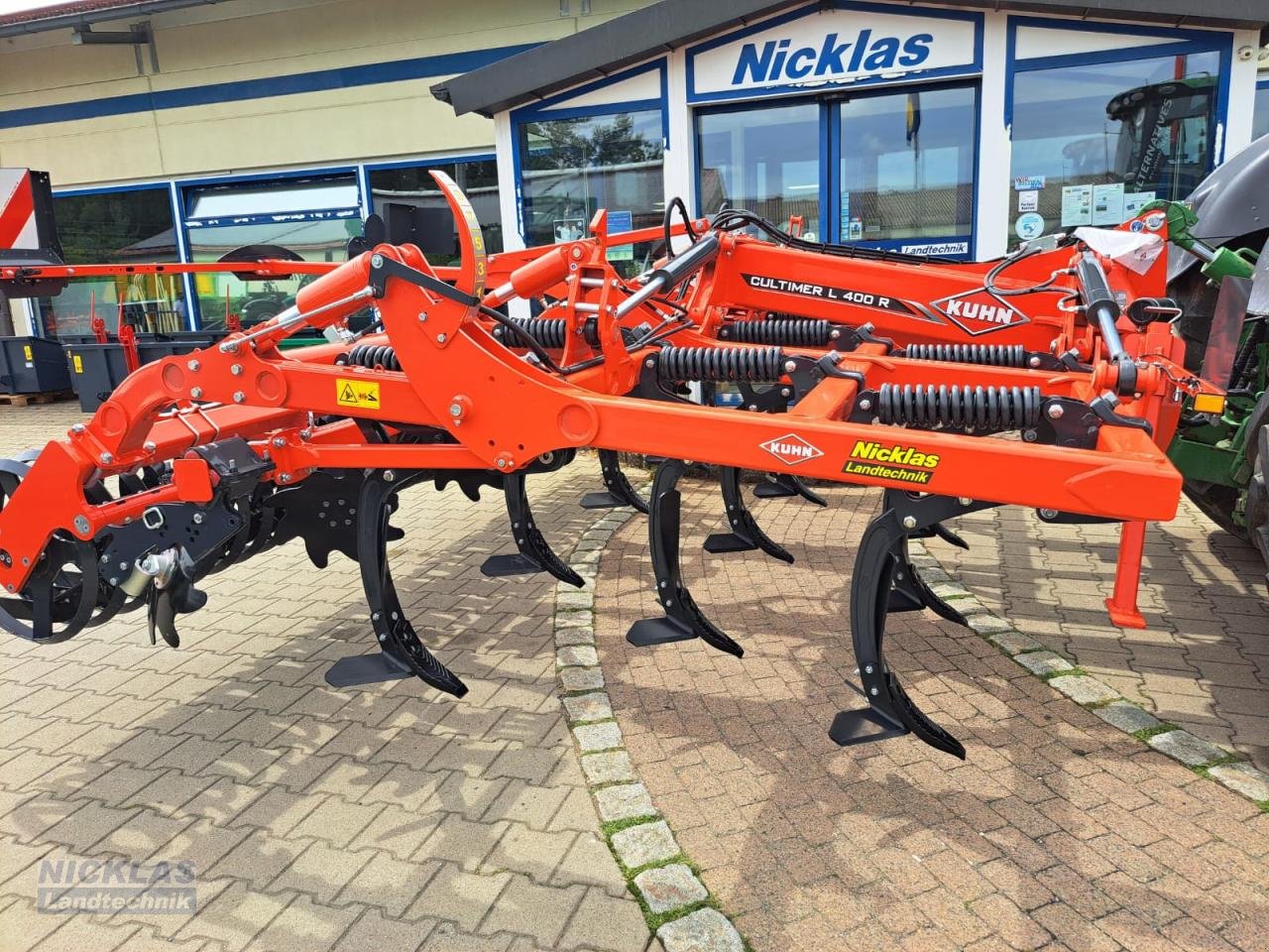 Grubber des Typs Kuhn Cultimer L 400R, Neumaschine in Schirradorf (Bild 3)
