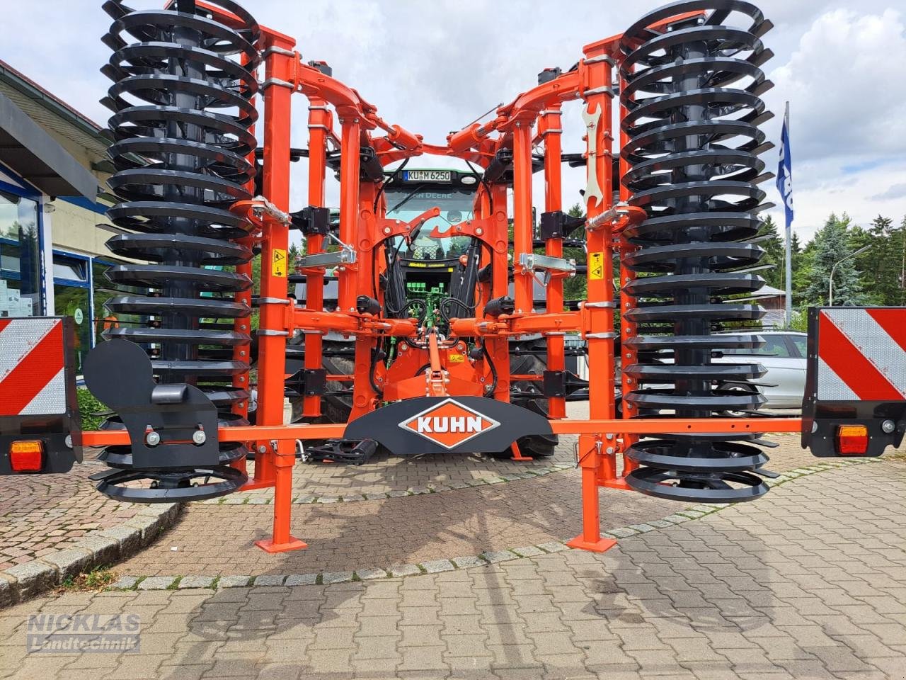 Grubber des Typs Kuhn Cultimer L 400R, Neumaschine in Schirradorf (Bild 5)