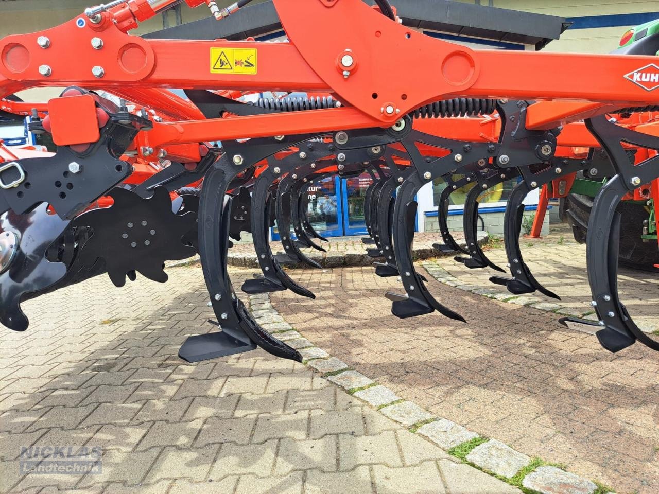 Grubber des Typs Kuhn Cultimer L 400R, Neumaschine in Schirradorf (Bild 7)