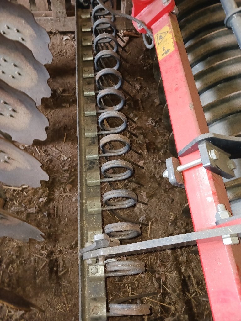 Grubber del tipo Kuhn Optimer 353, Gebrauchtmaschine en SAINT HILAIRE EN MORVAN (Imagen 4)