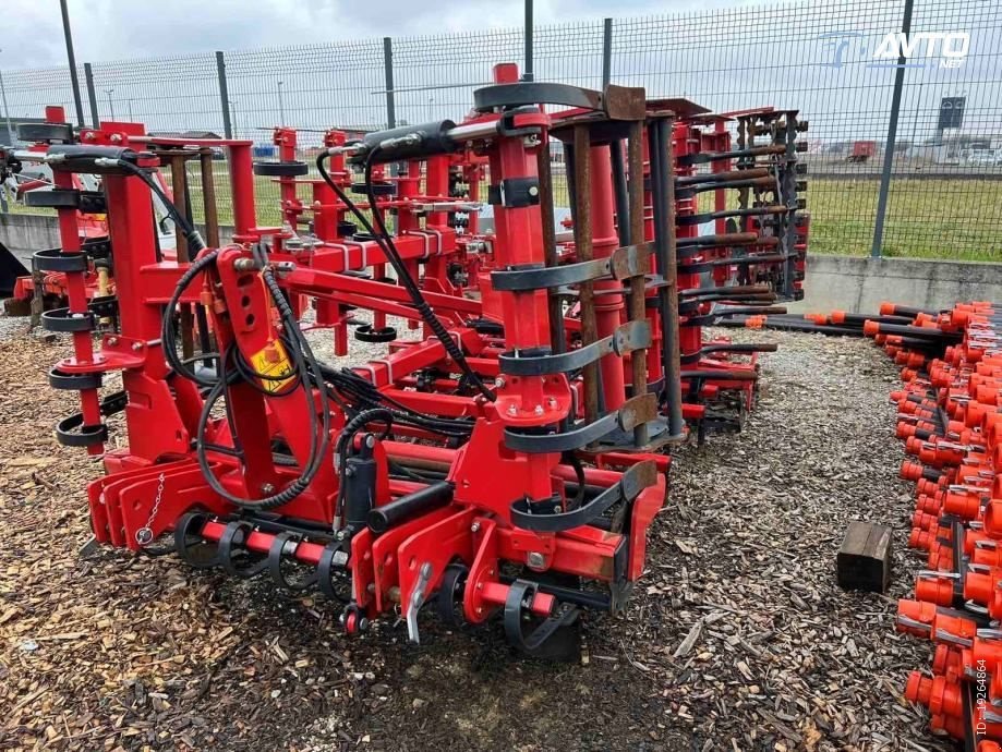 Grubber des Typs Kverneland TLG, Gebrauchtmaschine in Naklo (Bild 2)