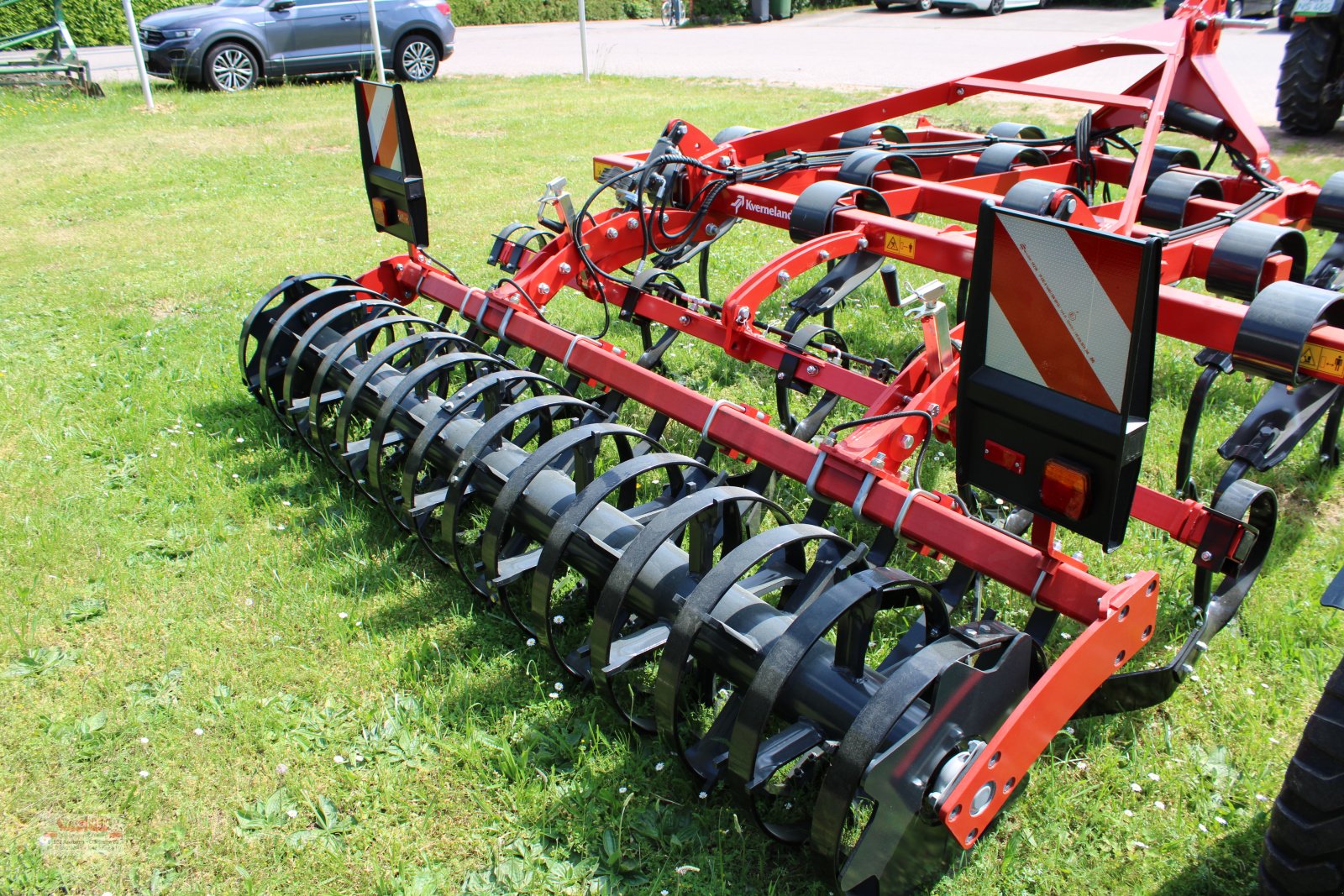 Grubber des Typs Kverneland Turbo 3000, Neumaschine in Ansbach (Bild 2)