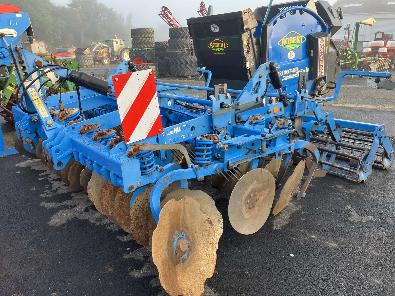 Grubber typu Lemken DECHAUMEUR LEMKEN RUBIN 10/350, Gebrauchtmaschine v PLOUIGNEAU (Obrázek 1)