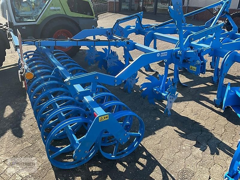 Grubber des Typs Lemken KARAT 10/300 NEU  Ausstellungsmaschine, Gebrauchtmaschine in Asendorf (Bild 4)