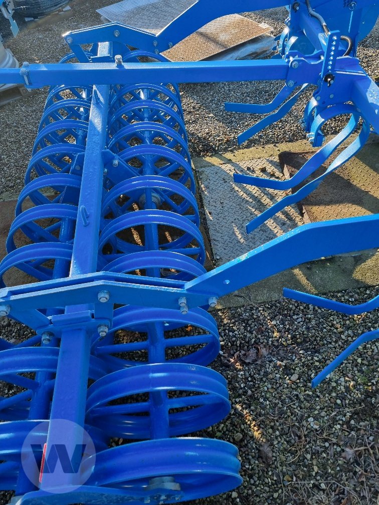 Grubber des Typs Lemken Karat 10/300 U, Neumaschine in Börm (Bild 4)