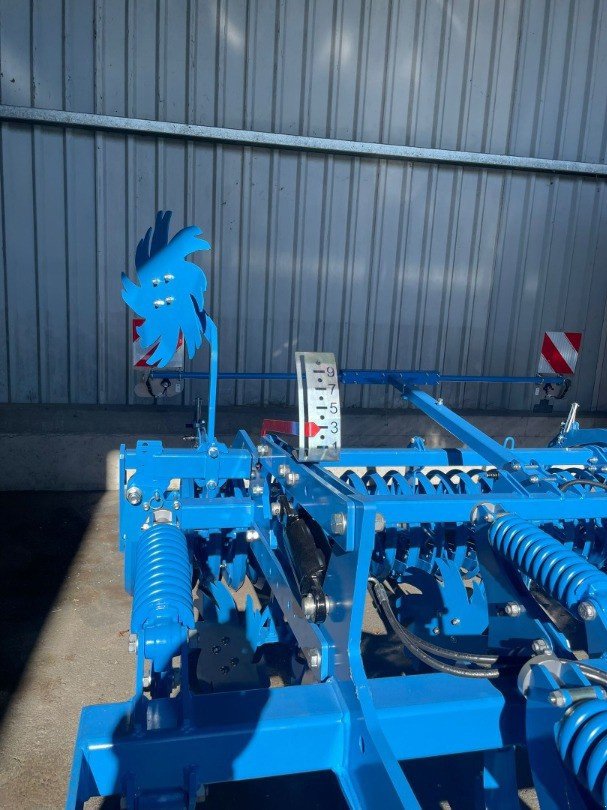Grubber des Typs Lemken karat 10/300u, Neumaschine in Domdidier (Bild 3)