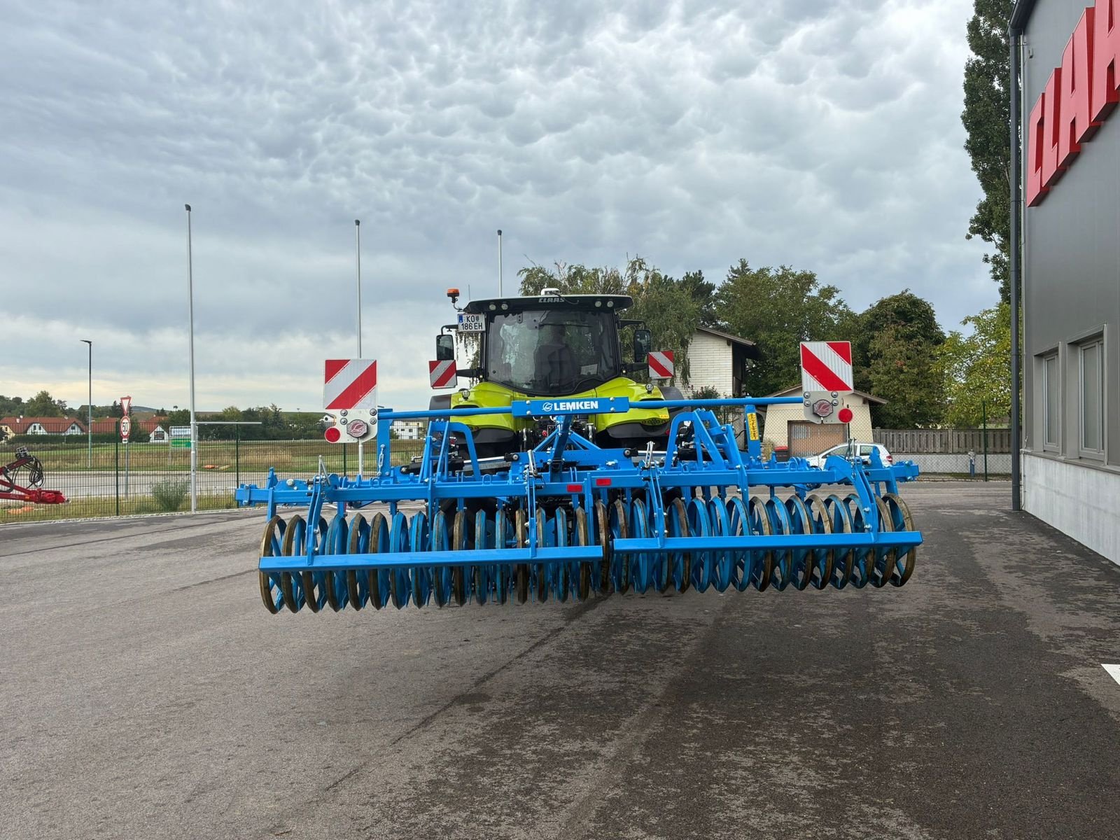 Grubber des Typs Lemken Karat 10/400 K, Vorführmaschine in Grund (Bild 3)