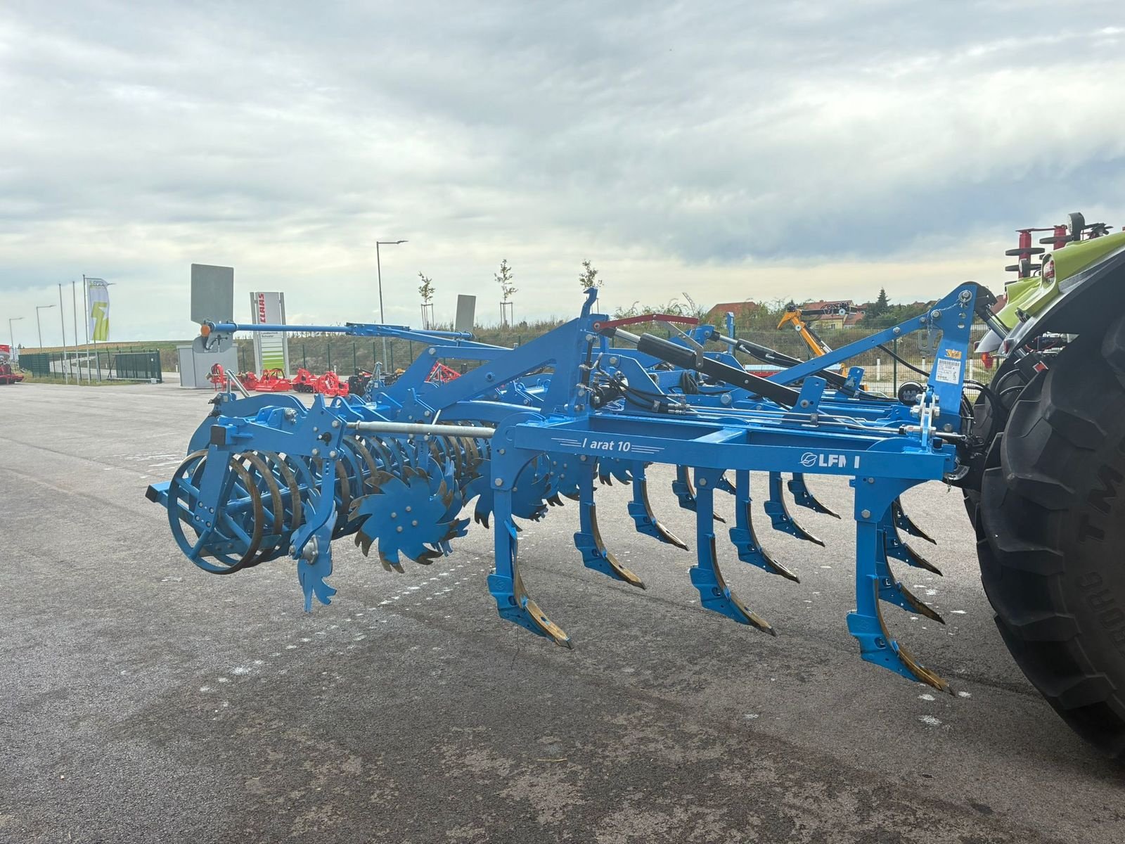 Grubber des Typs Lemken Karat 10/400 K, Vorführmaschine in Grund (Bild 4)