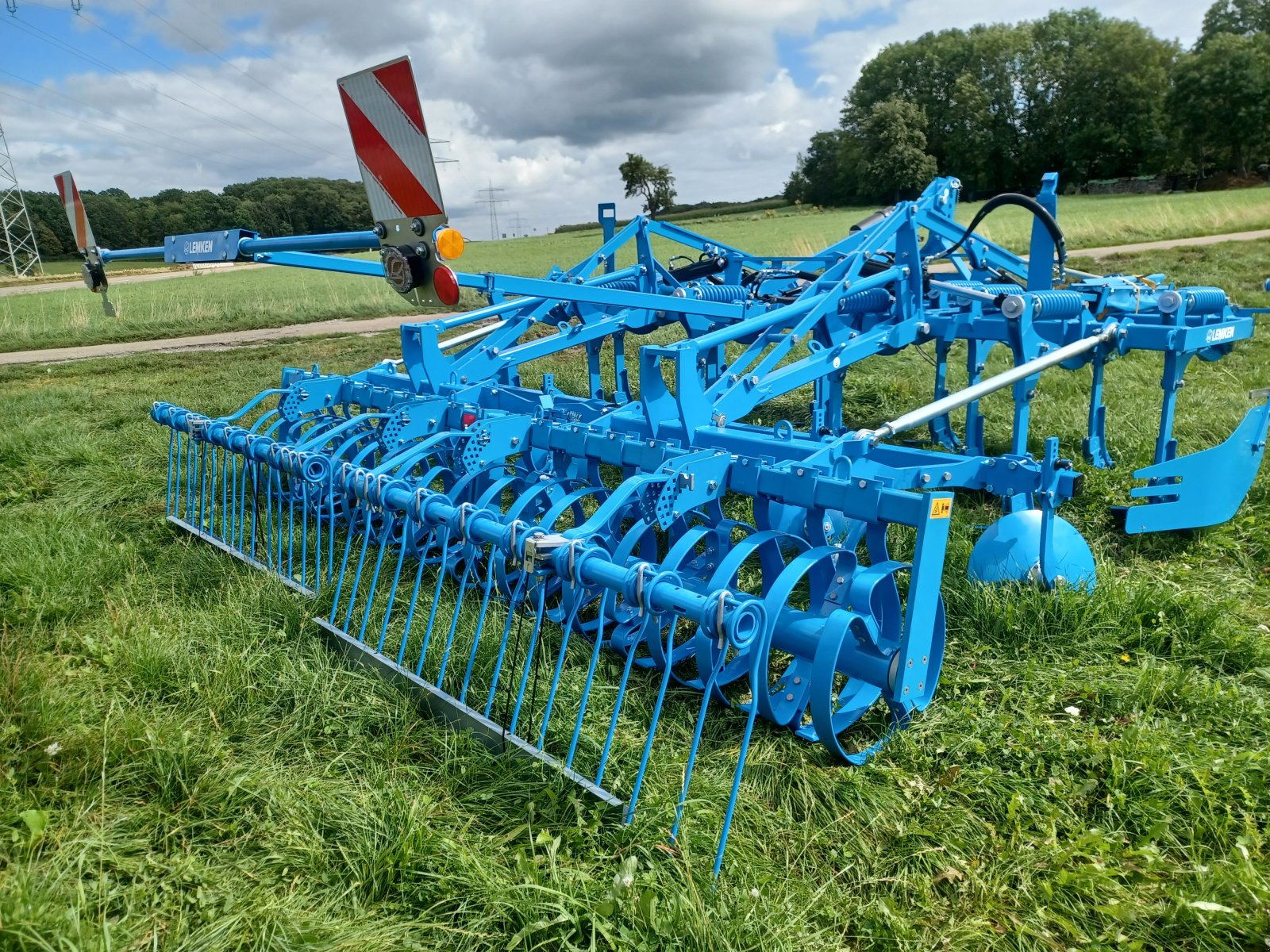 Grubber des Typs Lemken Karat 9/400 KU, Neumaschine in Uffenheim (Bild 2)