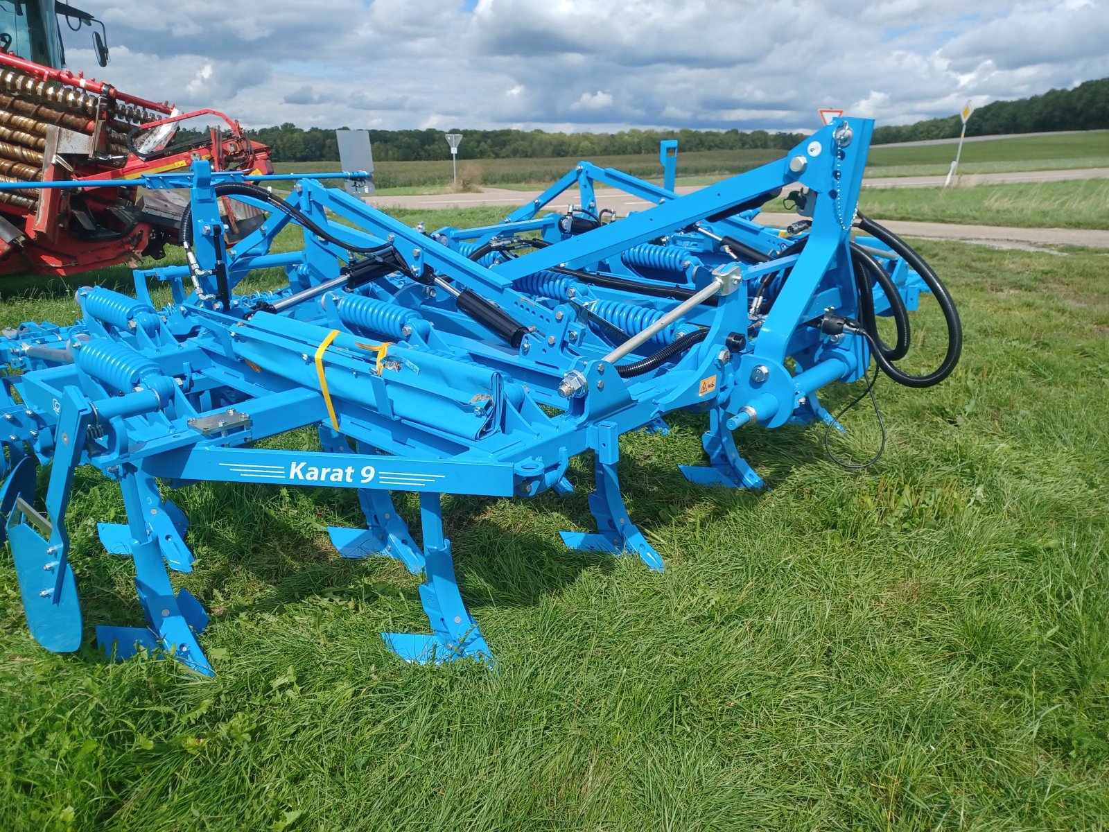 Grubber des Typs Lemken Karat 9/400 KU, Neumaschine in Uffenheim (Bild 3)