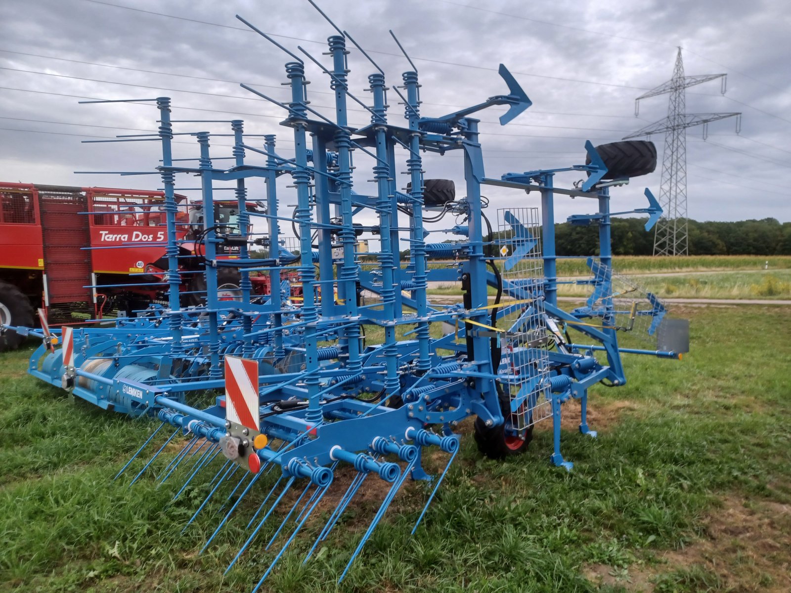 Grubber des Typs Lemken Koralin 9/660 KU, Neumaschine in Uffenheim (Bild 4)
