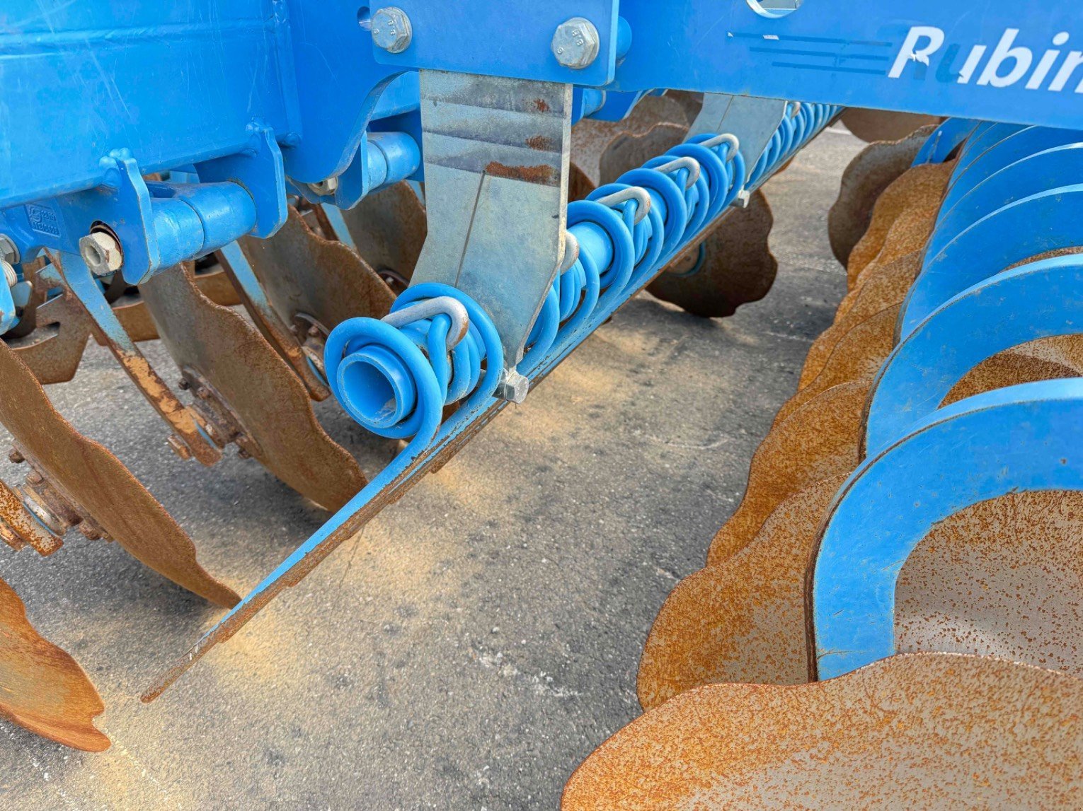 Grubber des Typs Lemken RUBIN 10/400 KU, Gebrauchtmaschine in ST ELIX THEUX (Bild 10)