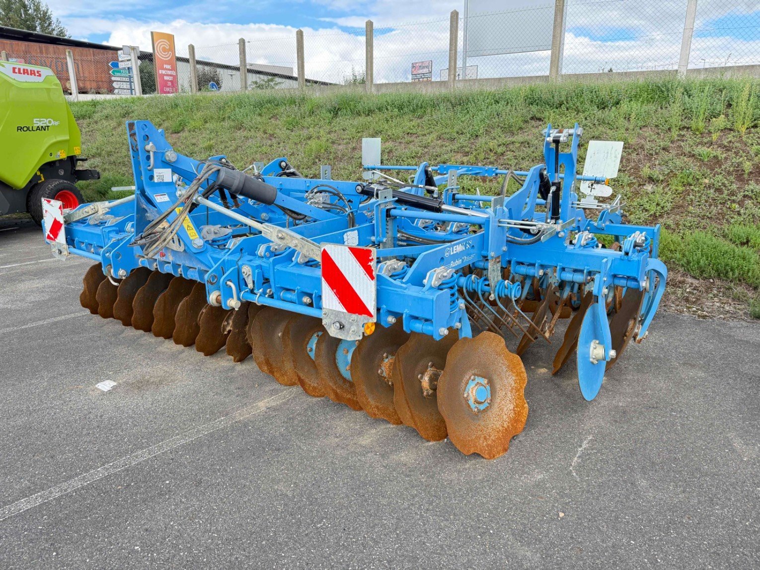 Grubber des Typs Lemken RUBIN 10/400 KU, Gebrauchtmaschine in ST ELIX THEUX (Bild 2)