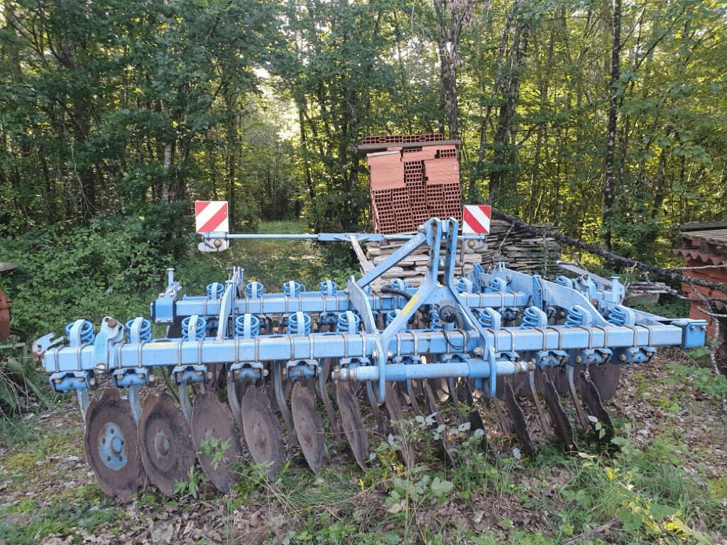Grubber des Typs Lemken RUBIN 9/300 U 722 3001, Gebrauchtmaschine in LAIGNES (Bild 1)