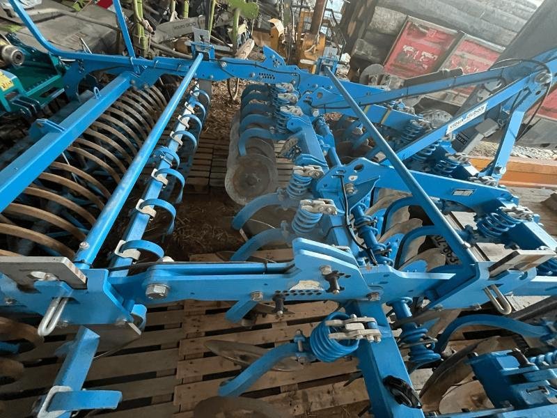 Grubber typu Lemken RUBIN 9/300 U, Gebrauchtmaschine v LE PONT CHRETIEN (Obrázek 3)
