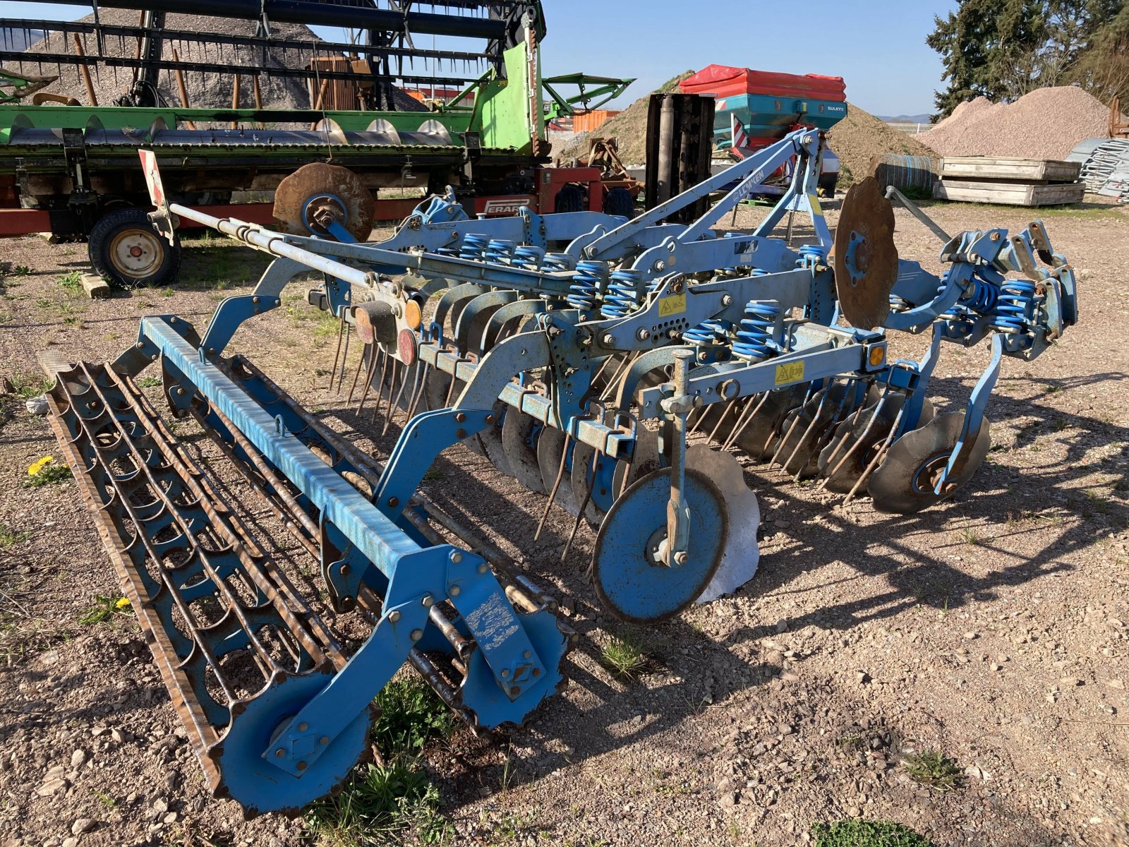 Grubber des Typs Lemken RUBIN 9/300 U, Gebrauchtmaschine in VAROIS & CHAIGNOT (Bild 1)