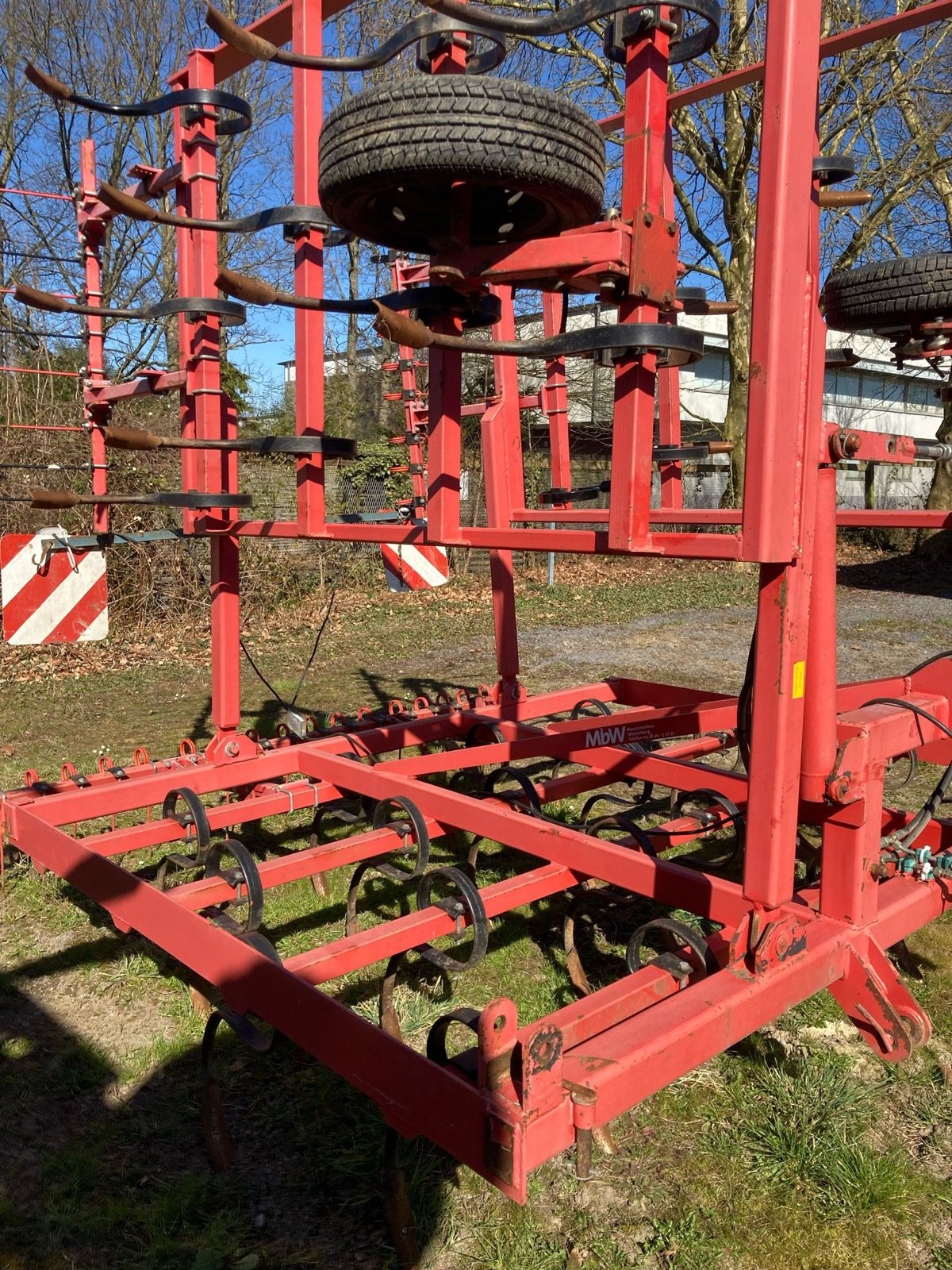 Grubber des Typs MBW Federzinkengrubber, Gebrauchtmaschine in Gadenstedt (Bild 2)