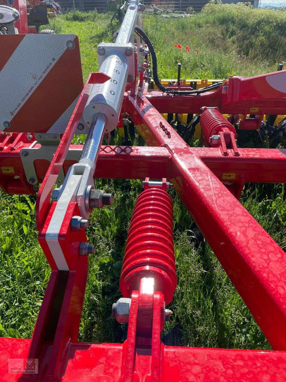 Grubber des Typs Pöttinger Synkro 3030 nova, Neumaschine in Bonndorf (Bild 3)
