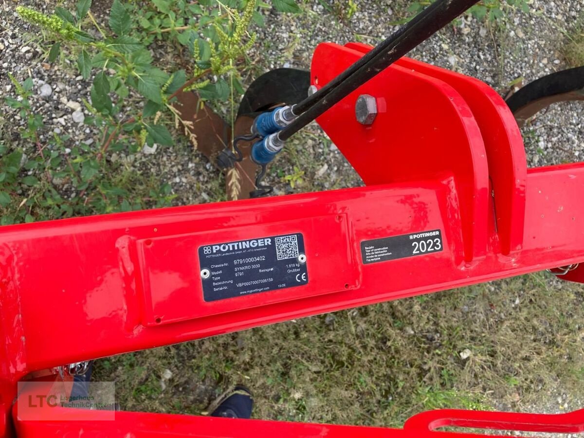 Grubber of the type Pöttinger Synkro 3030, Vorführmaschine in Herzogenburg (Picture 6)