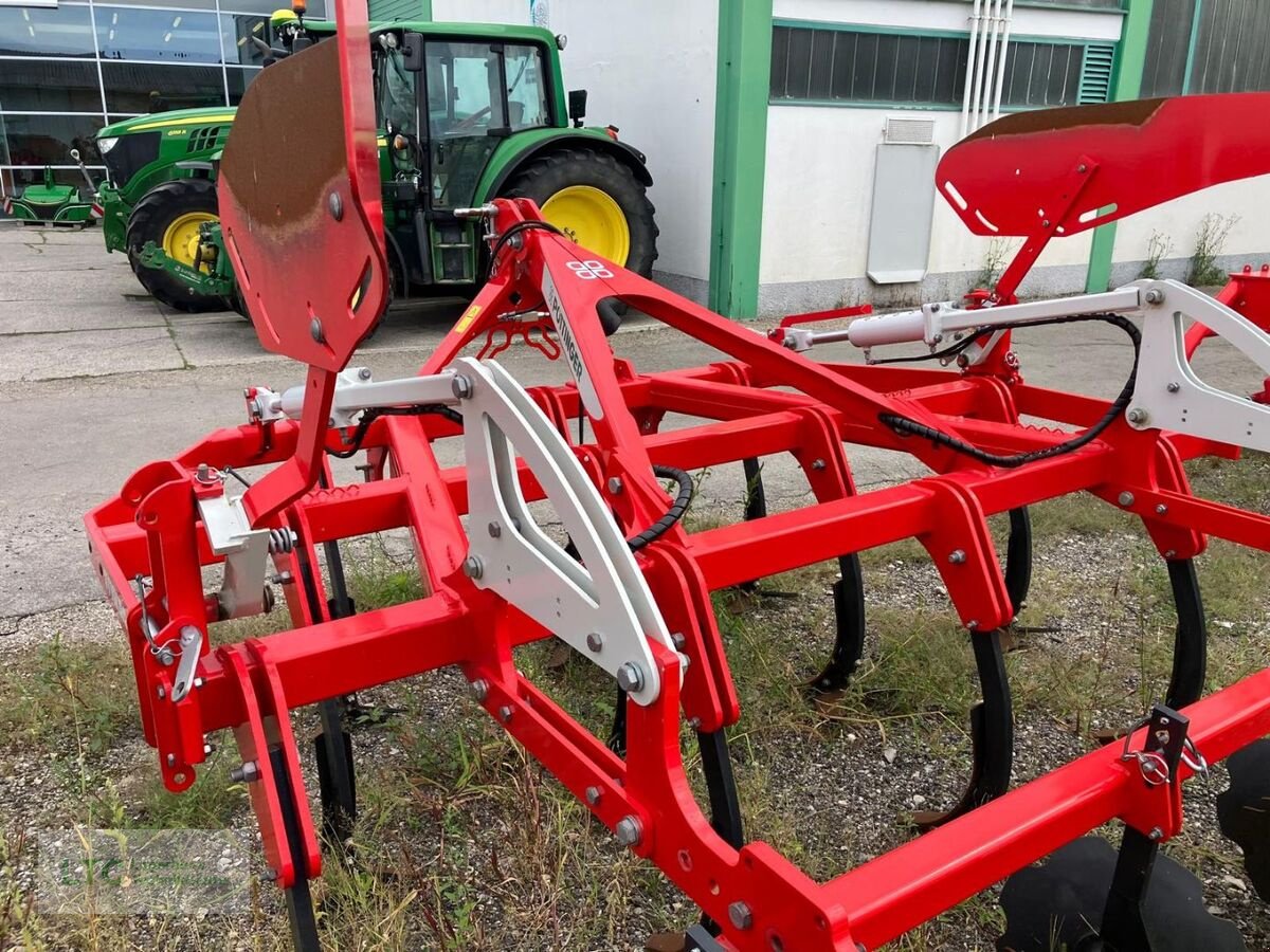 Grubber of the type Pöttinger Synkro 3030, Vorführmaschine in Herzogenburg (Picture 3)