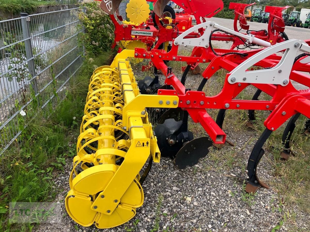 Grubber of the type Pöttinger Synkro 3030, Vorführmaschine in Herzogenburg (Picture 5)
