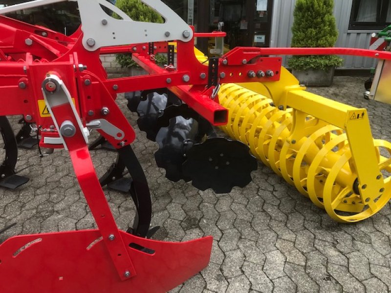 Grubber Türe ait Pöttinger Synkro 3030, Neumaschine içinde Achern (resim 3)