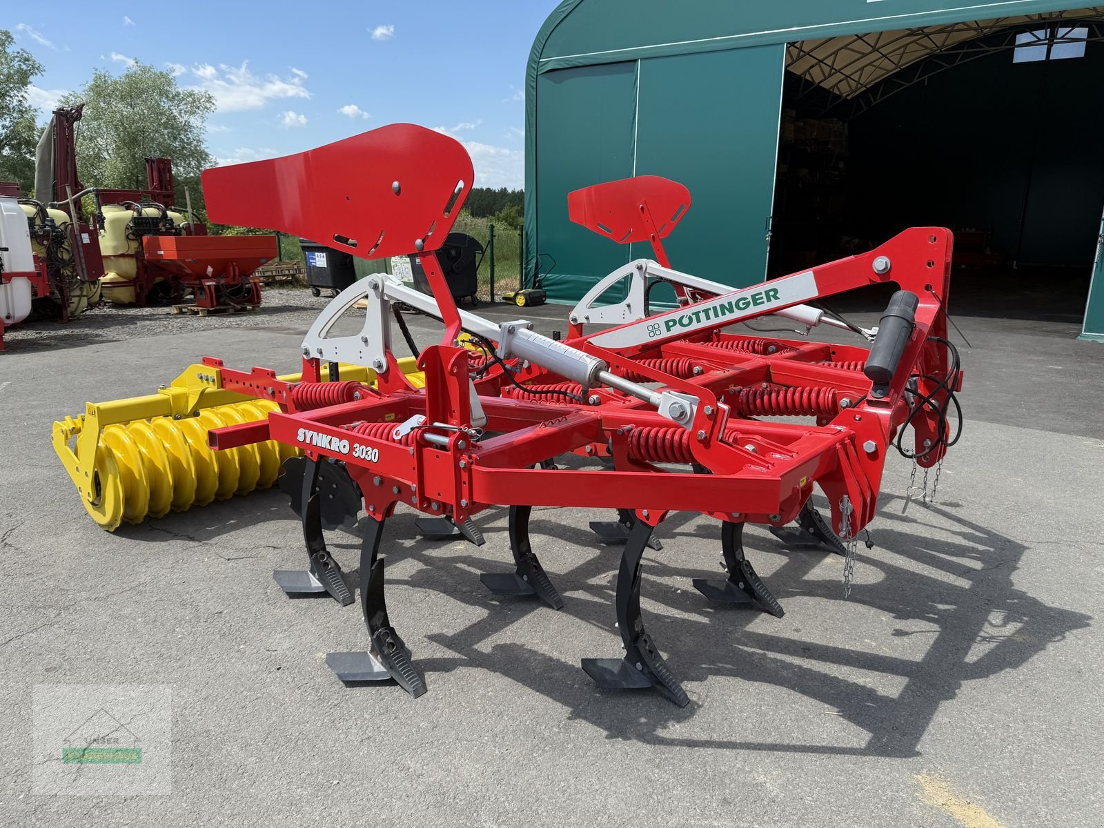 Grubber of the type Pöttinger SYNKRO  3030, Neumaschine in Feldbach (Picture 1)