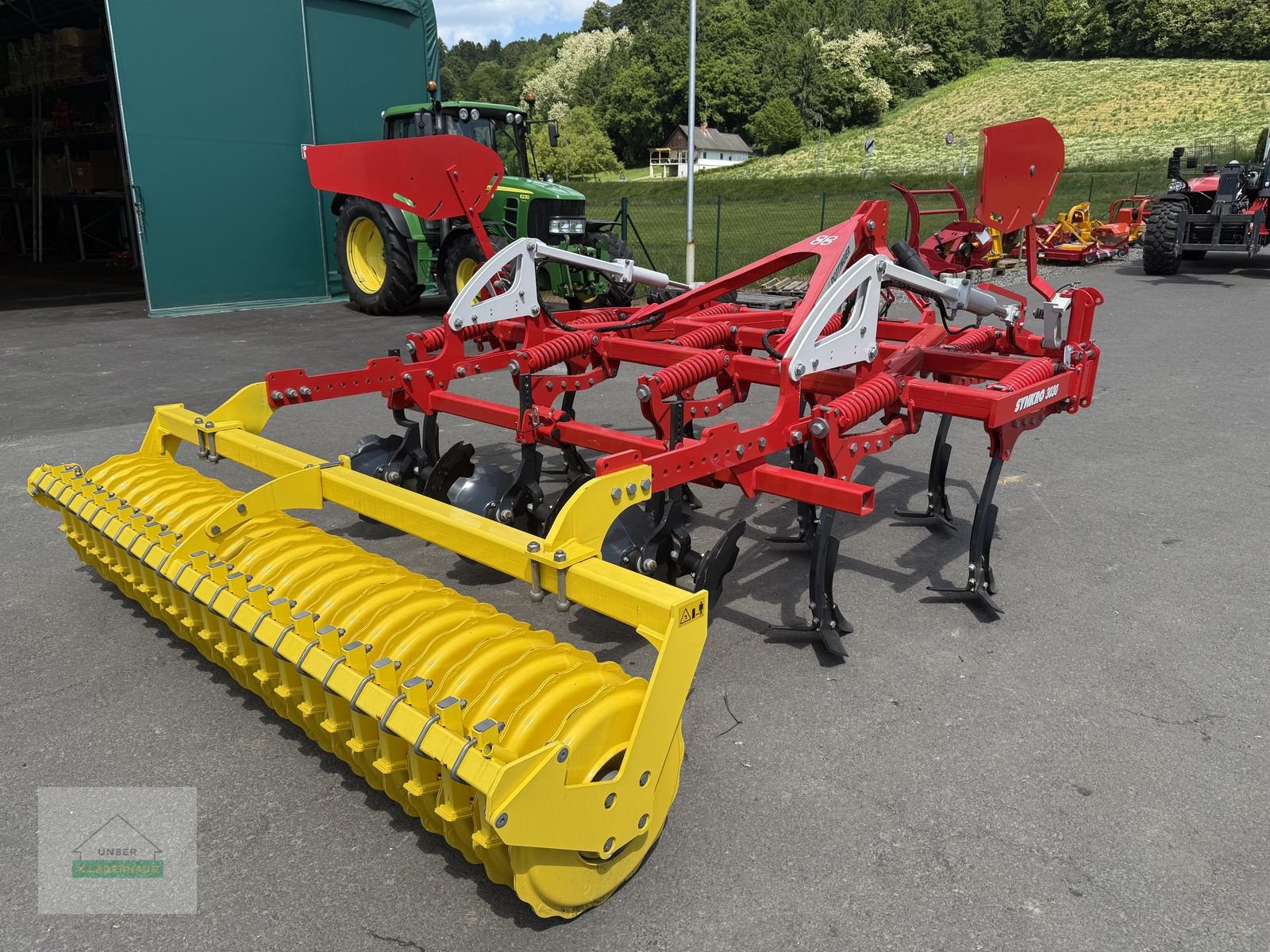 Grubber of the type Pöttinger SYNKRO  3030, Neumaschine in Feldbach (Picture 3)