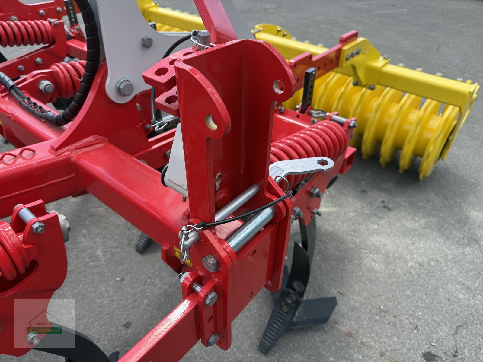 Grubber of the type Pöttinger SYNKRO  3030, Neumaschine in Feldbach (Picture 6)