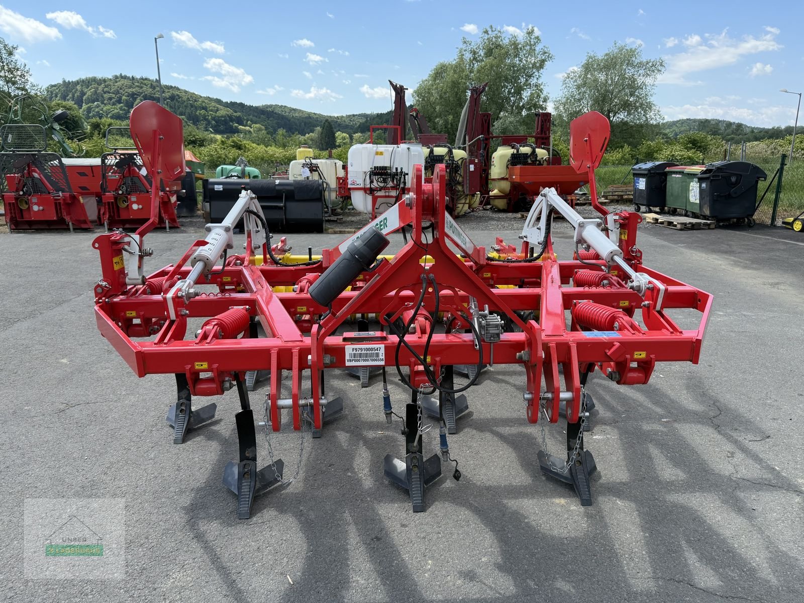Grubber of the type Pöttinger SYNKRO  3030, Neumaschine in Feldbach (Picture 2)