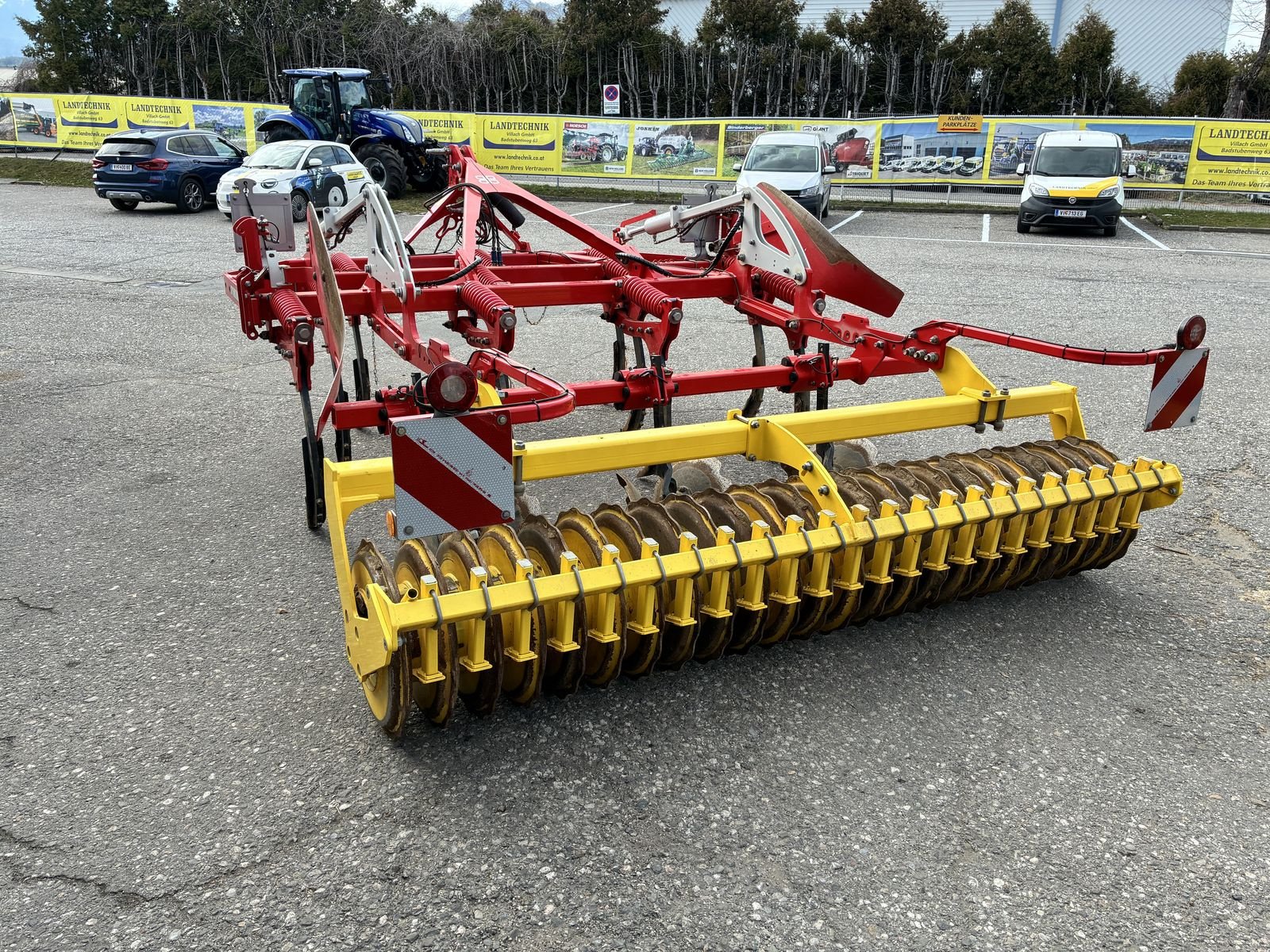 Grubber des Typs Pöttinger Synkro 3030, Gebrauchtmaschine in Villach (Bild 3)
