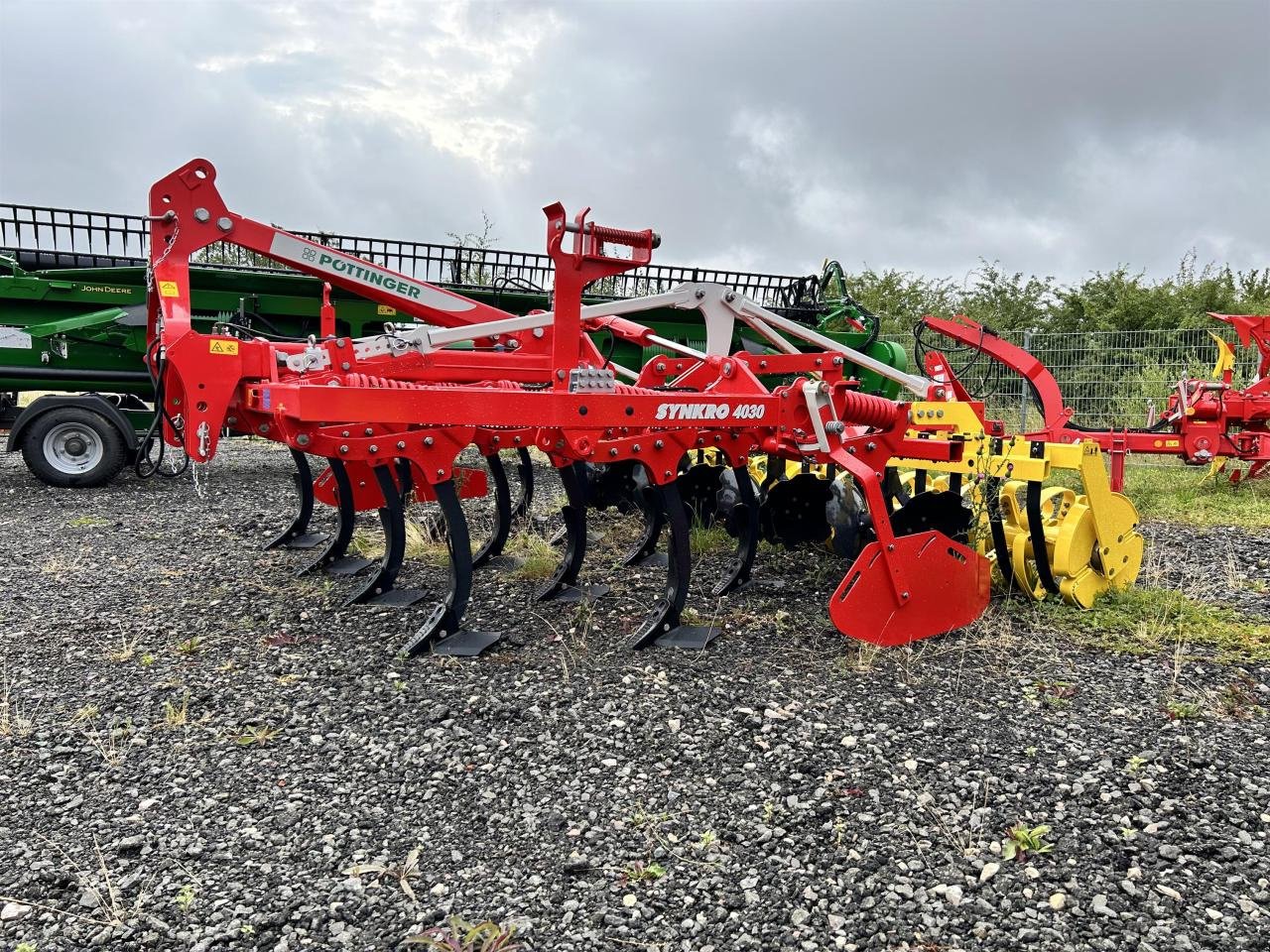 Grubber tip Pöttinger SYNKRO 4030 K NOVA, Neumaschine in Zweibrücken (Poză 1)